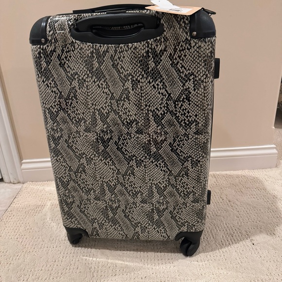 Rebecca Minkoff Pippa 24” Spinner Snake-Print Suitcase Made in Thailand NIB - Picture 2 of 15